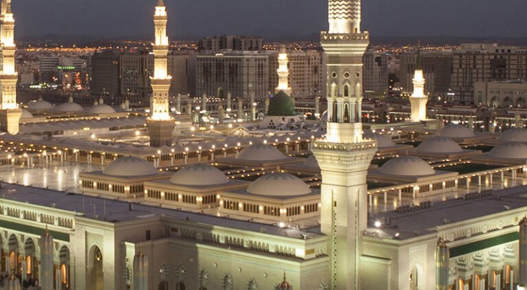 Discover the Ideal Blend of Spirituality and Comfort with a 10 Days Umrah Package